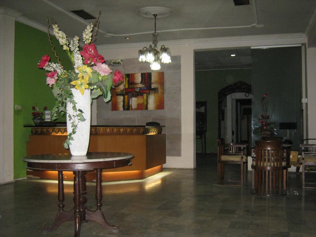 Le Paradis Hotel Palembang Buitenkant foto